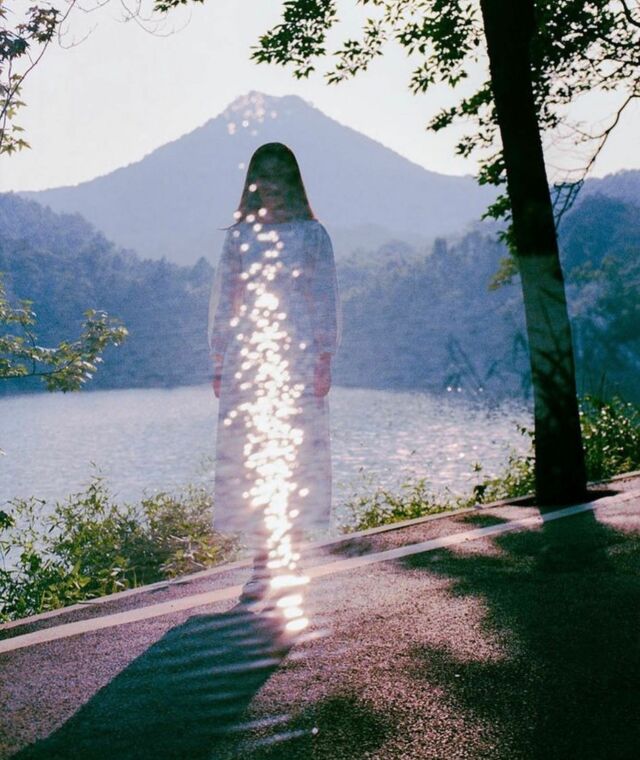 Coup de flash 📸 pour cette Fée Viviane aka la dame du Lac nouvelle génération…🌸by @huiuh_ #magic